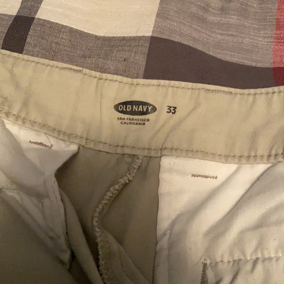 Old Navy Men’s Khaki Shorts - Picture 4 of 4
